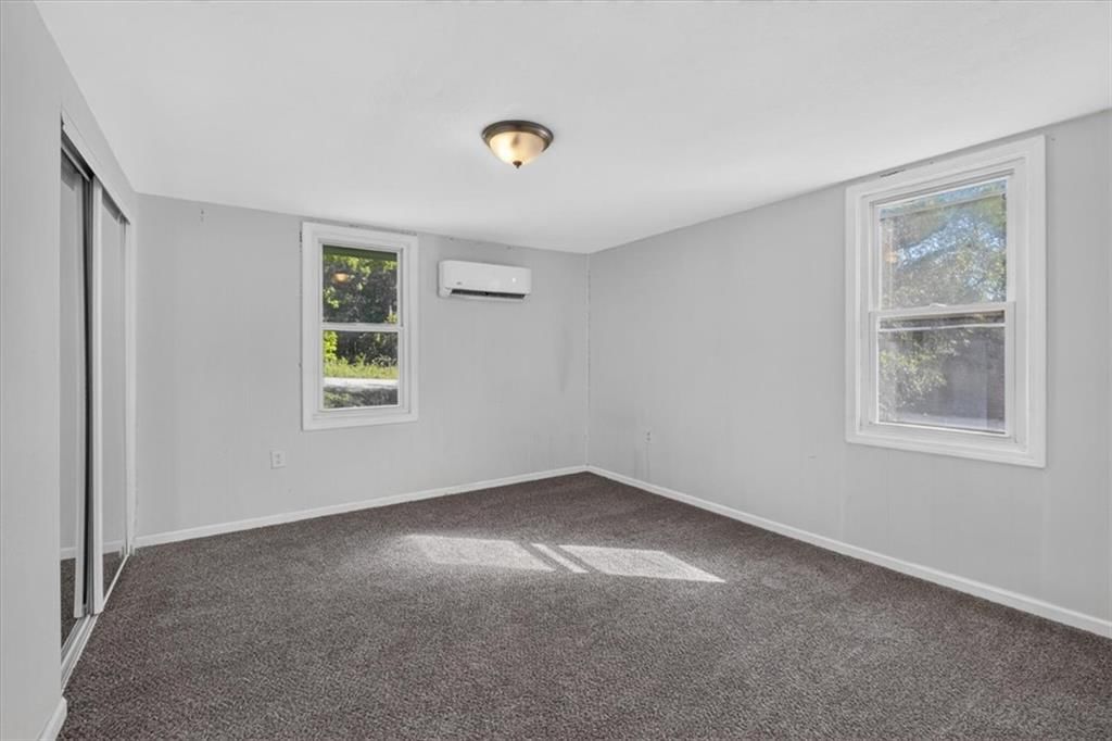 Photo 14 of 17 - 1217 E Parker Avenue, Independence, MO 64050