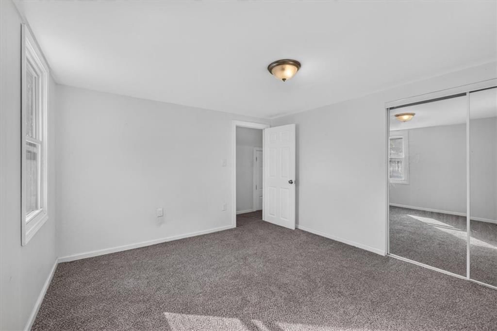 Photo 15 of 17 - 1217 E Parker Avenue, Independence, MO 64050