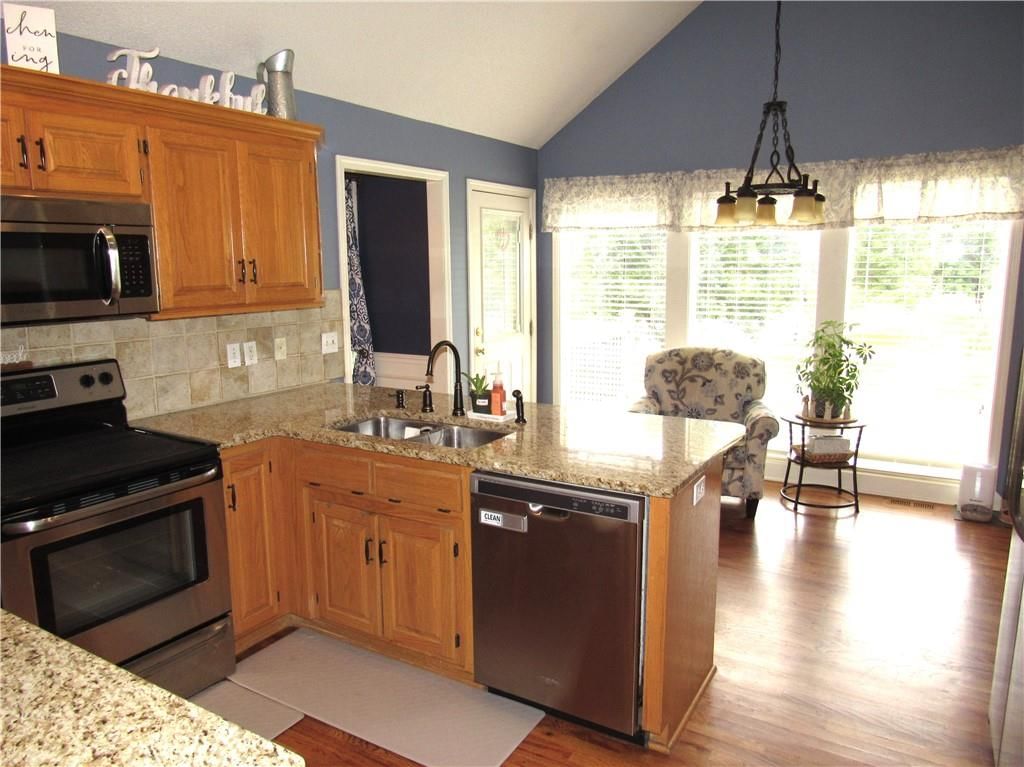Photo 8 of 37 - 21024 W 116th Terrace, Olathe, KS 66061