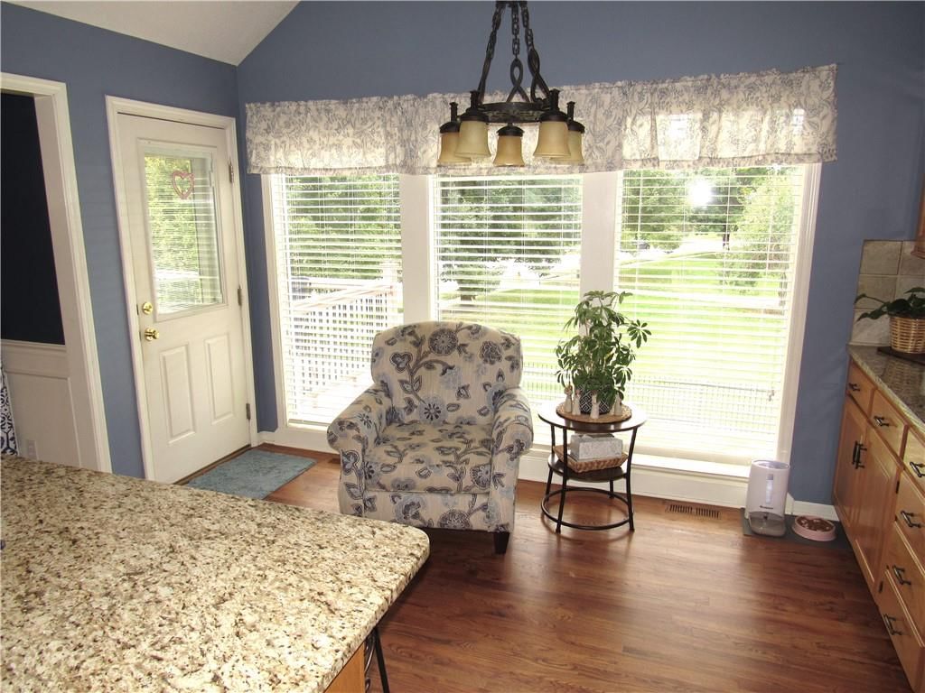 Wall of windows at 21024 W 116th Terrace, Olathe, KS 66061