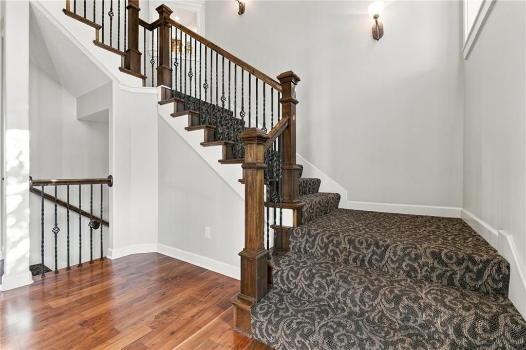 Accent wall and carpet at 17700 NW 130th Terrace, Platte City, MO 64079