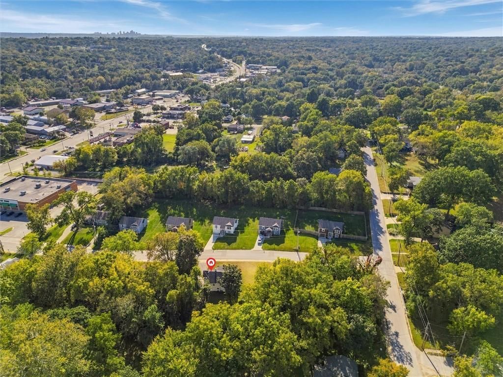 Photo 7 of 39 - 51 N Emerson Street, Kansas City, MO 64119