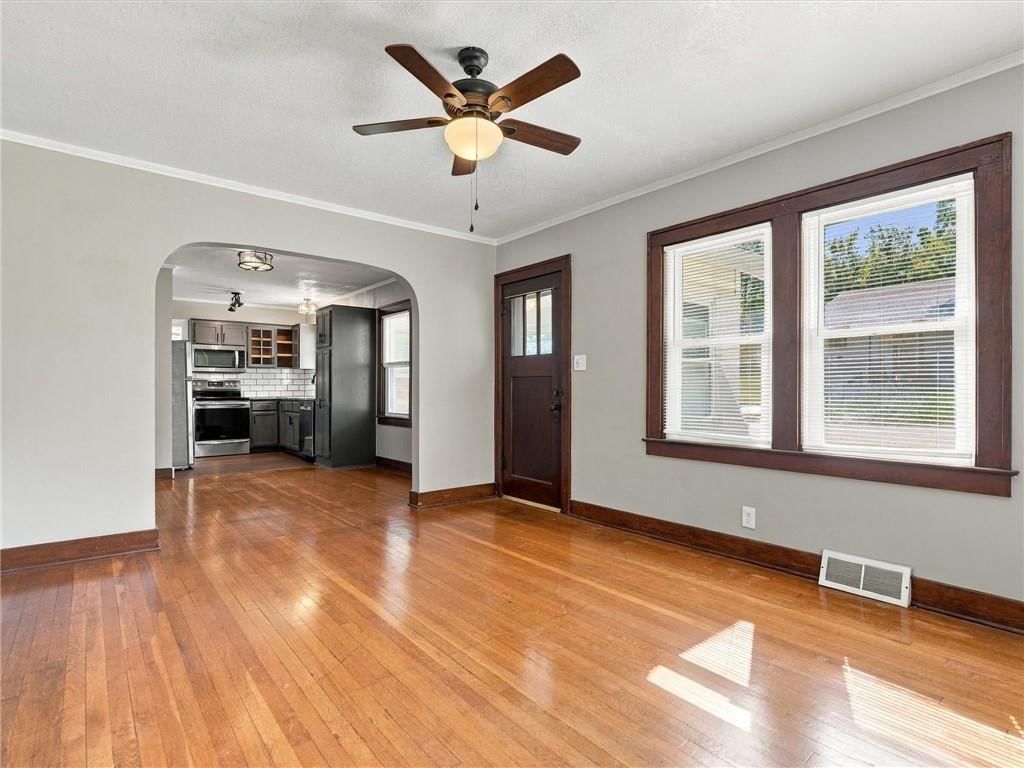 Photo 10 of 39 - 51 N Emerson Street, Kansas City, MO 64119