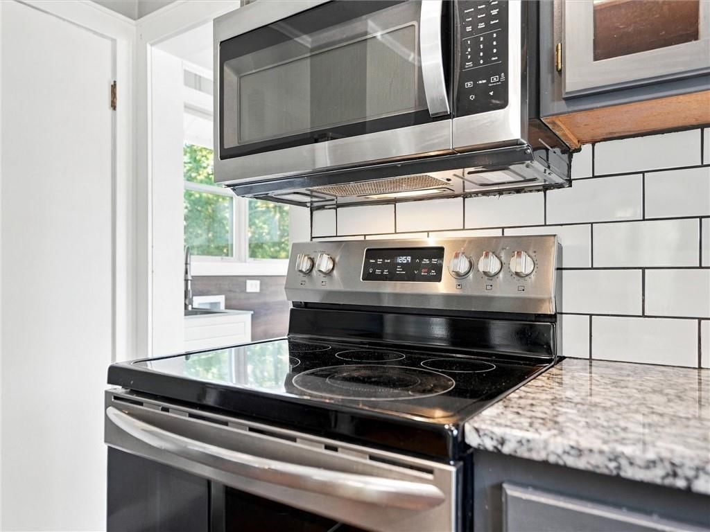 Photo 18 of 39 - 51 N Emerson Street, Kansas City, MO 64119