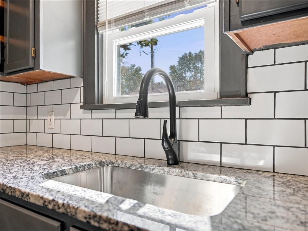 Photo 19 of 39 - 51 N Emerson Street, Kansas City, MO 64119