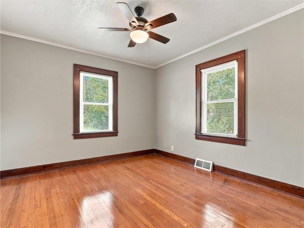 Photo 26 of 39 - 51 N Emerson Street, Kansas City, MO 64119