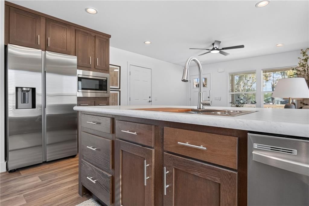 Photo 14 of 33 - 2544 Hiawatha Street, Kansas City, KS 66104