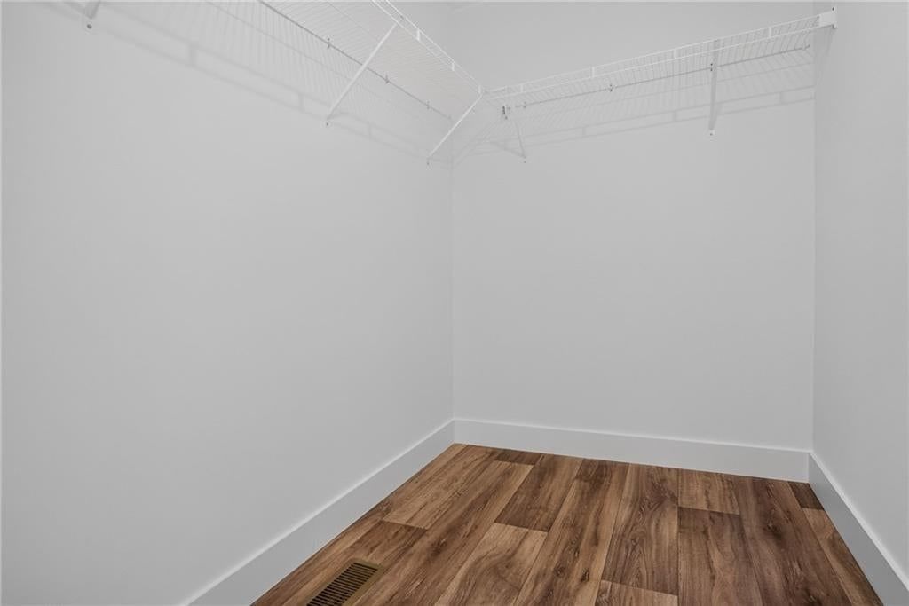 Photo 21 of 33 - 2544 Hiawatha Street, Kansas City, KS 66104