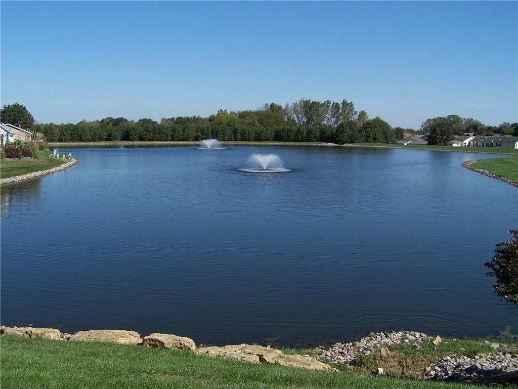 904 NE White Oaks Lane, Oak Grove, MO: listing photo 2