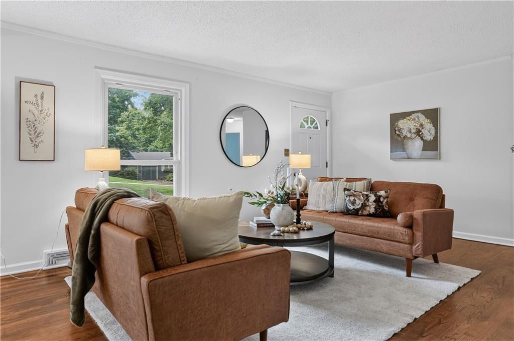 6300 W 80th Terrace, Overland Park, KS: listing photo 2