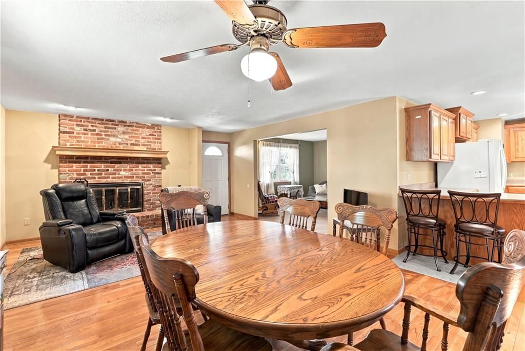 Photo 5 of 39, 363 E Lowell Street, Claycomo, MO 64119