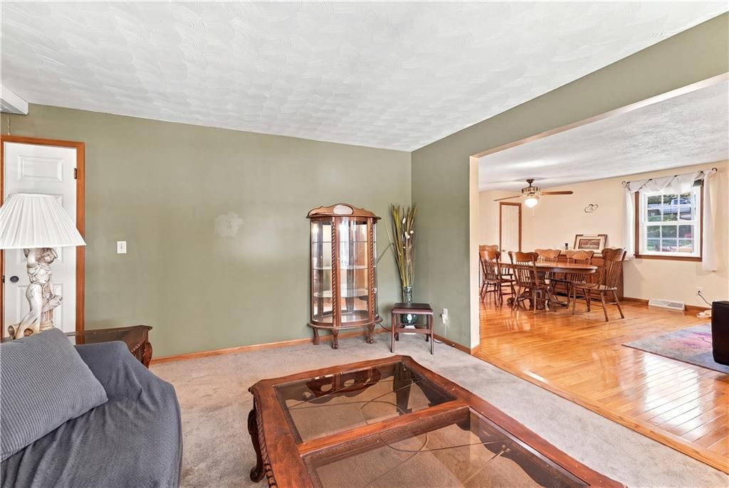 Photo 9 of 39 - 363 E Lowell Street, Claycomo, MO 64119