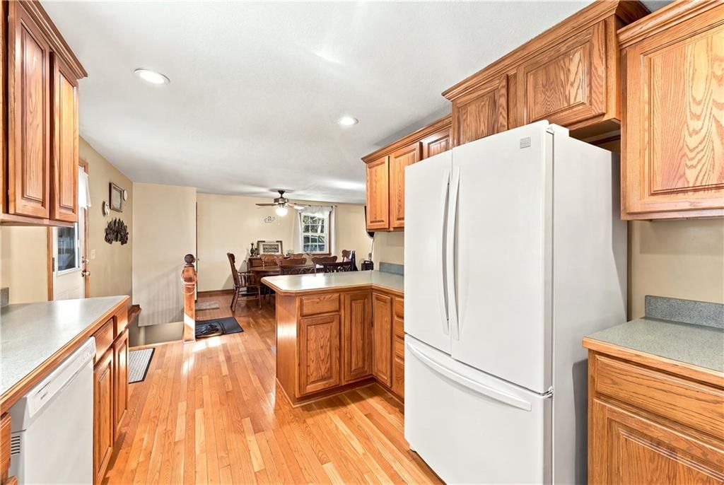 Photo 14 of 39 - 363 E Lowell Street, Claycomo, MO 64119