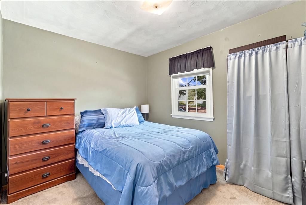 Photo 16 of 39 - 363 E Lowell Street, Claycomo, MO 64119