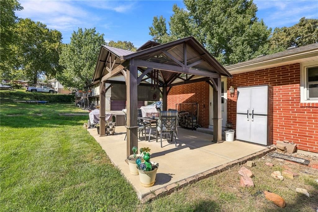 Photo 29 of 39 - 363 E Lowell Street, Claycomo, MO 64119