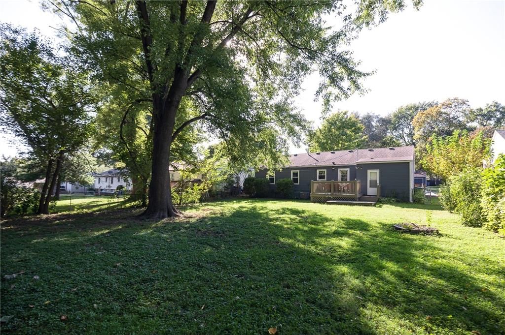 Photo 19 of 19 - 5619 Walmer Street, Mission, KS 66202