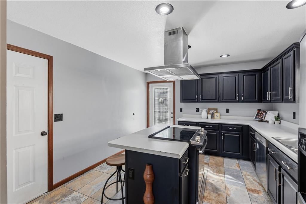 Photo 7 of 23 - 4404 Paseo Boulevard, Kansas City, MO 64110