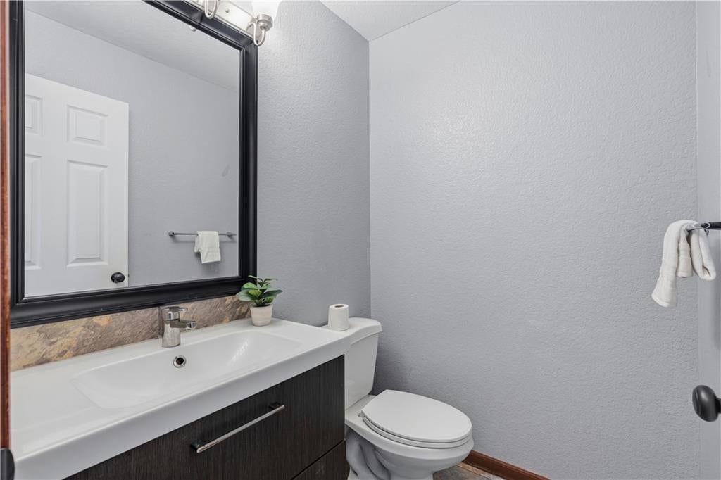 Photo 10 of 23 - 4404 Paseo Boulevard, Kansas City, MO 64110
