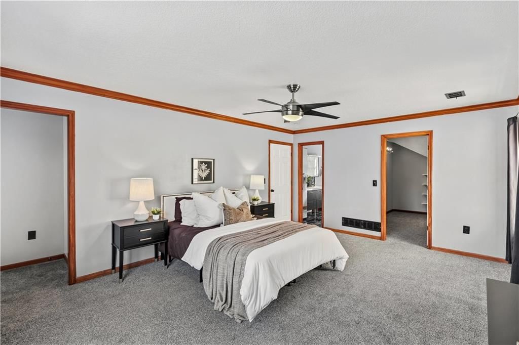 Photo 13 of 23 - 4404 Paseo Boulevard, Kansas City, MO 64110