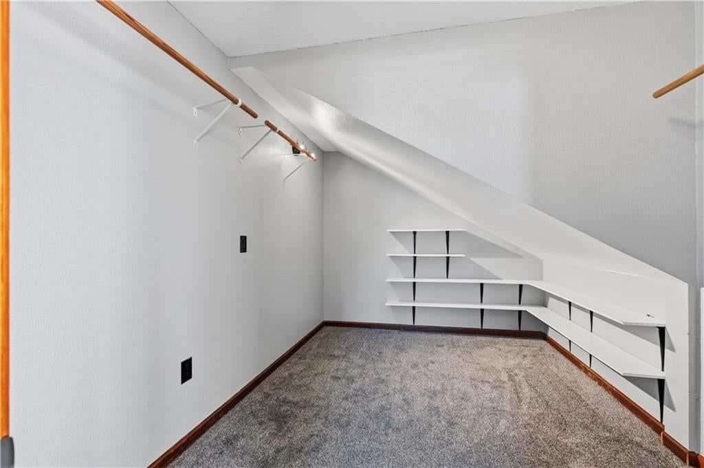 Photo 16 of 23 - 4404 Paseo Boulevard, Kansas City, MO 64110