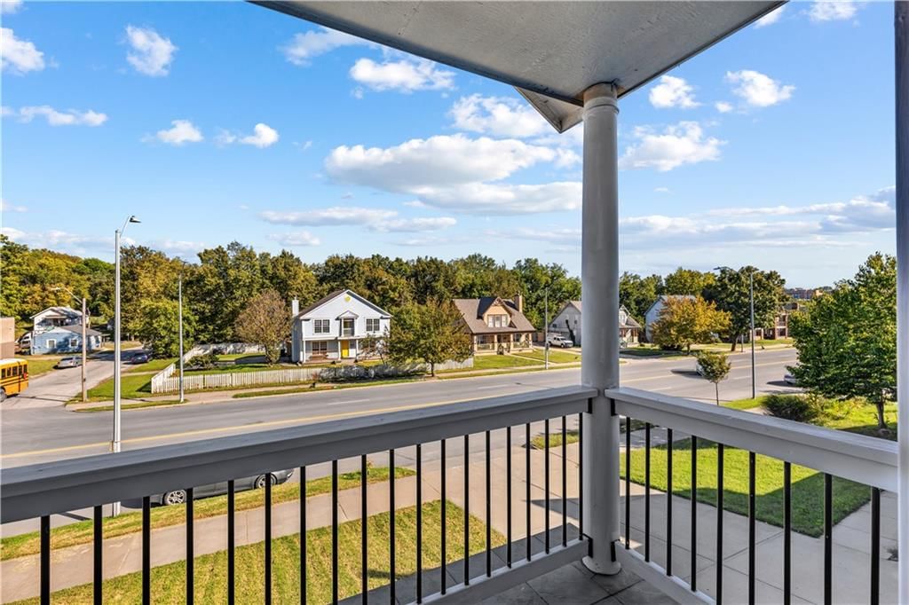Photo 17 of 23 - 4404 Paseo Boulevard, Kansas City, MO 64110