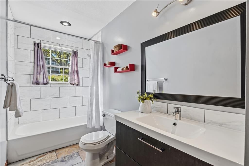Photo 22 of 23 - 4404 Paseo Boulevard, Kansas City, MO 64110