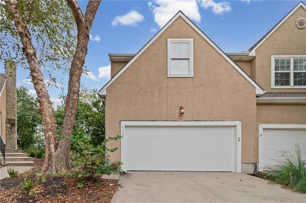 15926/15928 W 91st Terrace, Lenexa, KS: listing photo 2