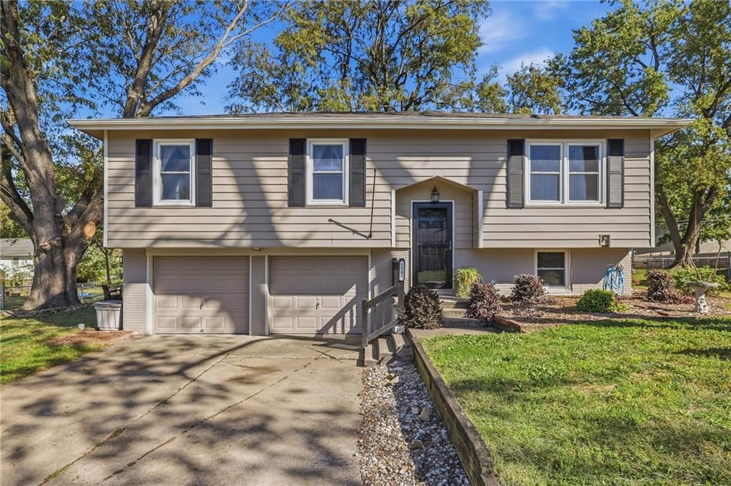 1505 Eastwood Road, Harrisonville, MO