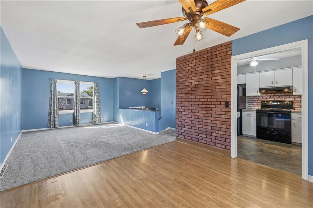 Photo 11 of 34 - 1505 Eastwood Road, Harrisonville, MO 64701