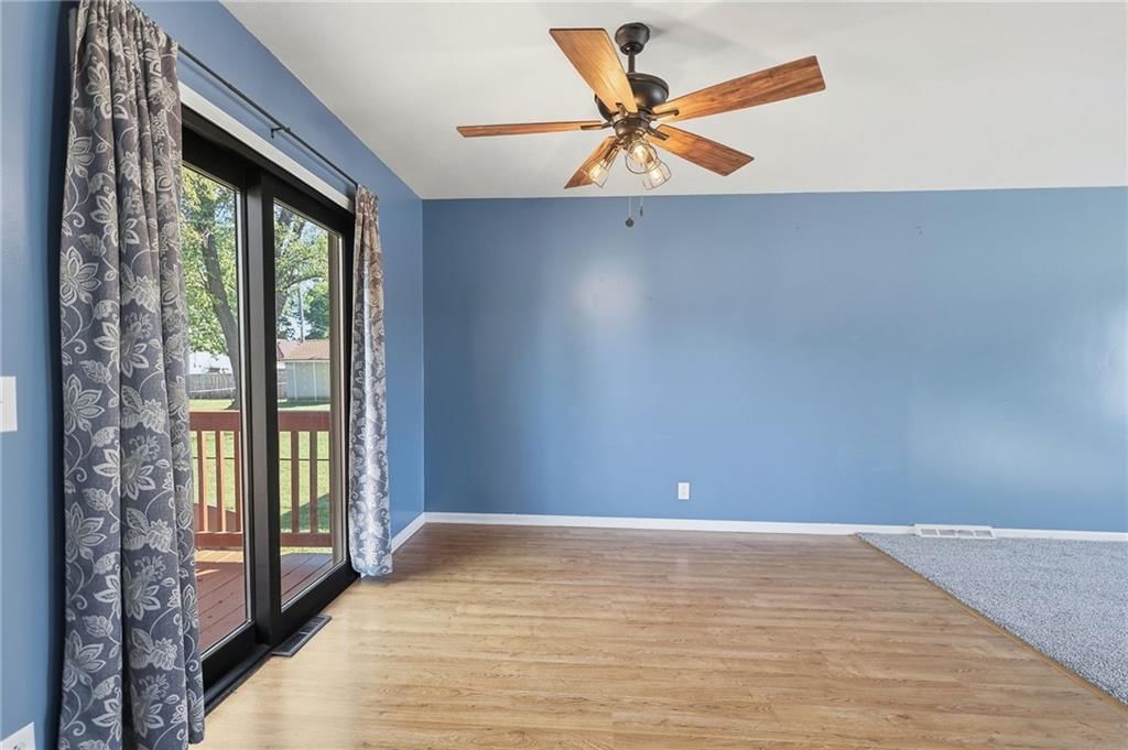 Photo 12 of 34 - 1505 Eastwood Road, Harrisonville, MO 64701