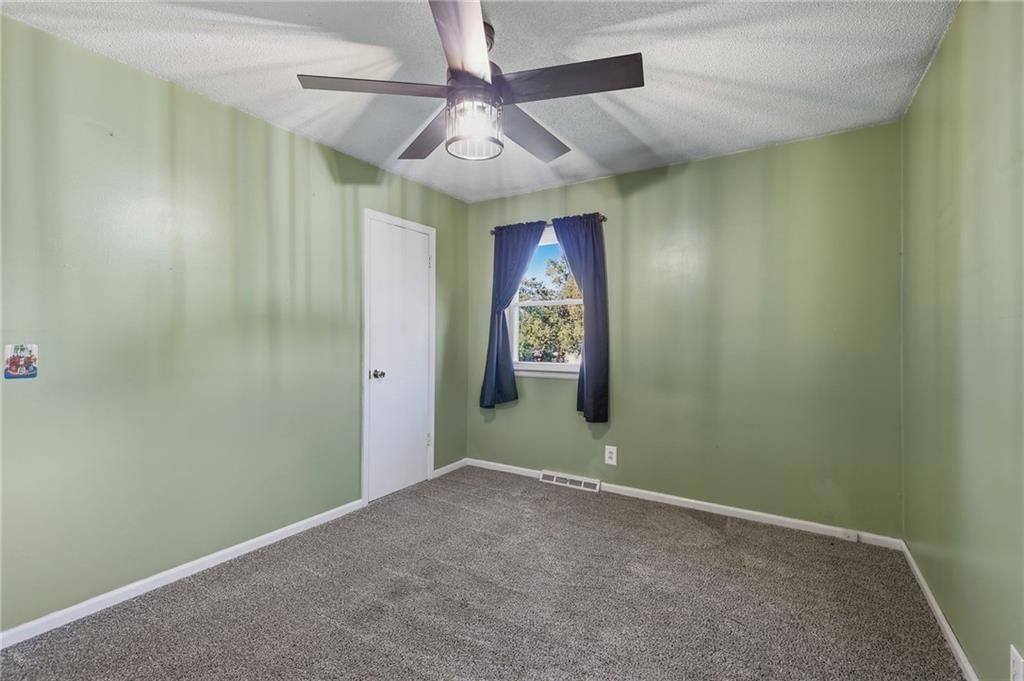 Photo 21 of 34 - 1505 Eastwood Road, Harrisonville, MO 64701