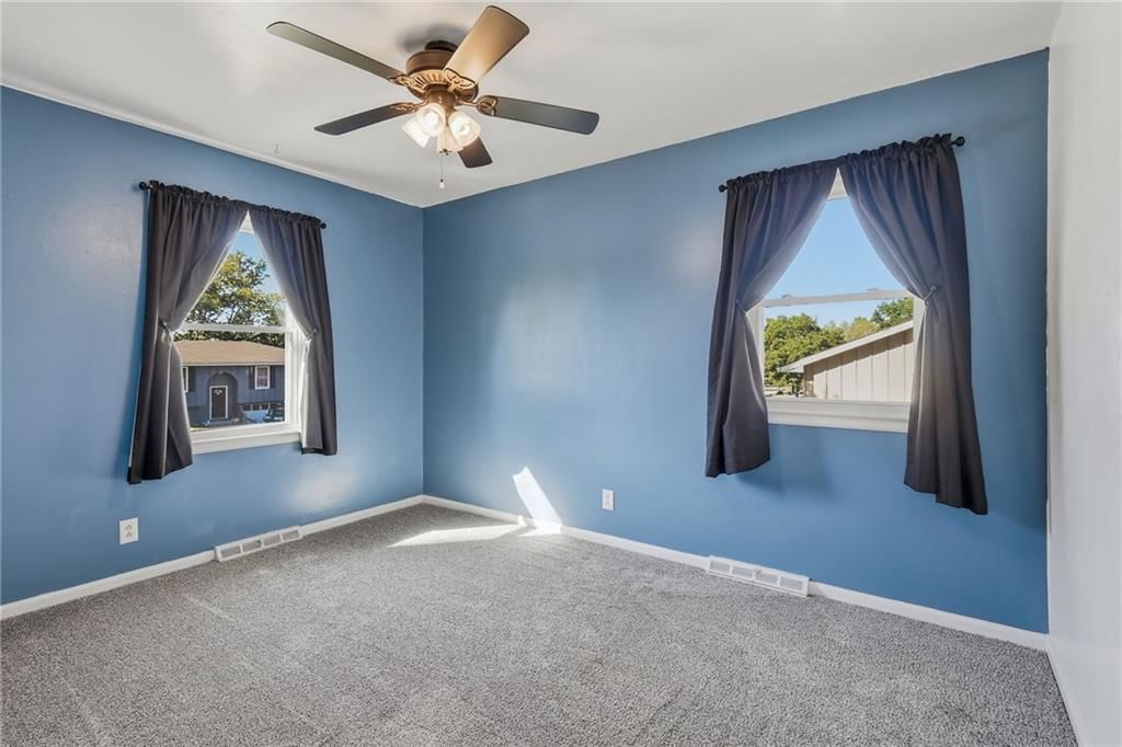 Photo 22 of 34 - 1505 Eastwood Road, Harrisonville, MO 64701