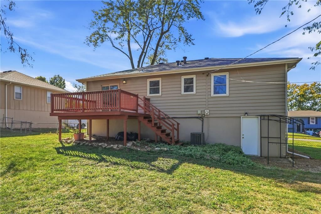Photo 30 of 34 - 1505 Eastwood Road, Harrisonville, MO 64701