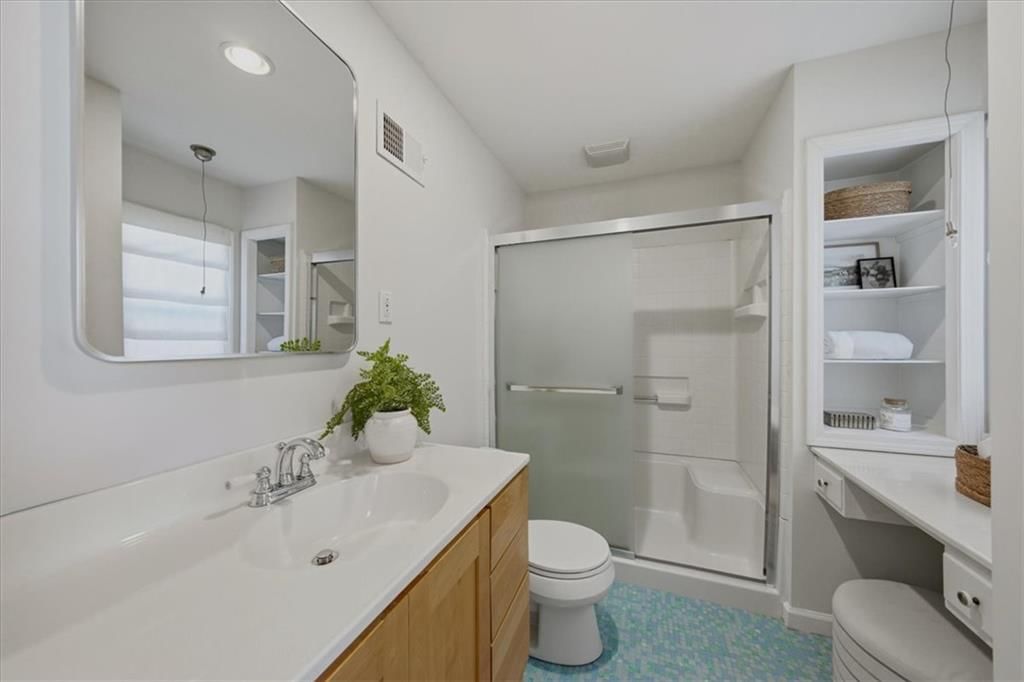 Walk-in shower at 3714 W 61st Terrace, Fairway, KS 66205