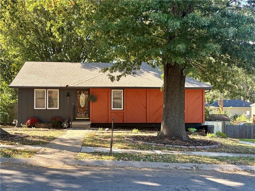 401 NE Sunnyside School Road, Blue Springs, MO