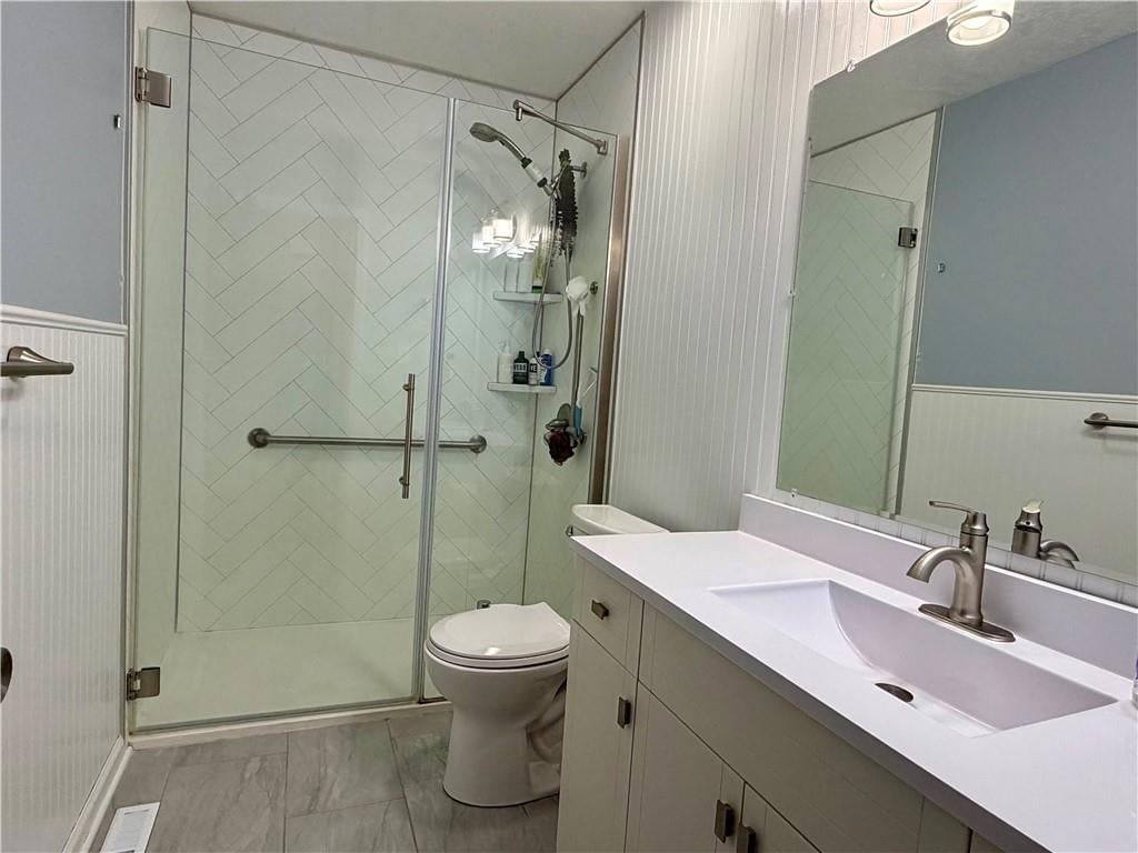 Photo 9 of 19 - 401 NE Sunnyside School Road, Blue Springs, MO 64015