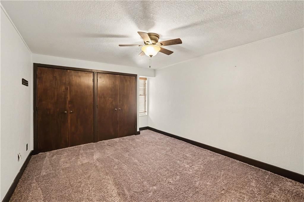 Photo 9 of 23 - 1111 46th Street W #22, Kansas City, MO 64112