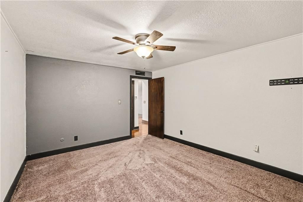 Photo 10 of 23 - 1111 46th Street W #22, Kansas City, MO 64112