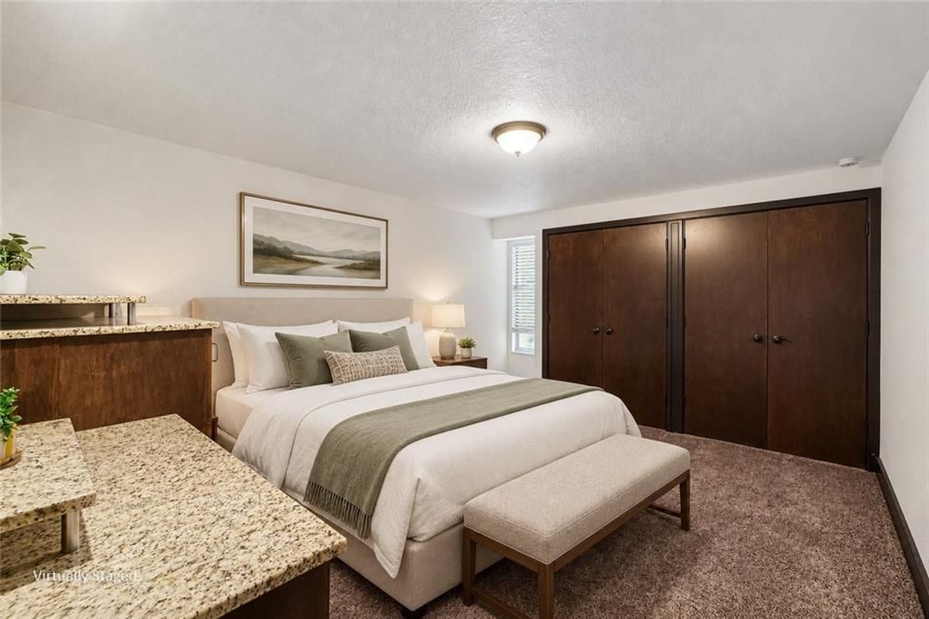 Photo 11 of 23 - 1111 46th Street W #22, Kansas City, MO 64112