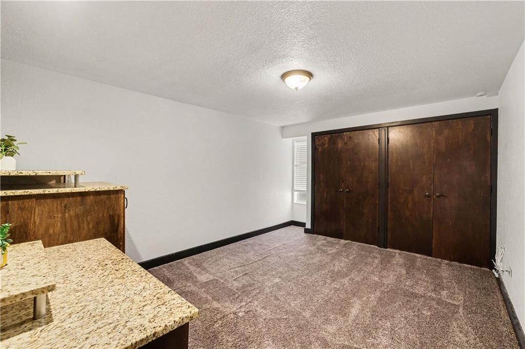 Photo 12 of 23 - 1111 46th Street W #22, Kansas City, MO 64112