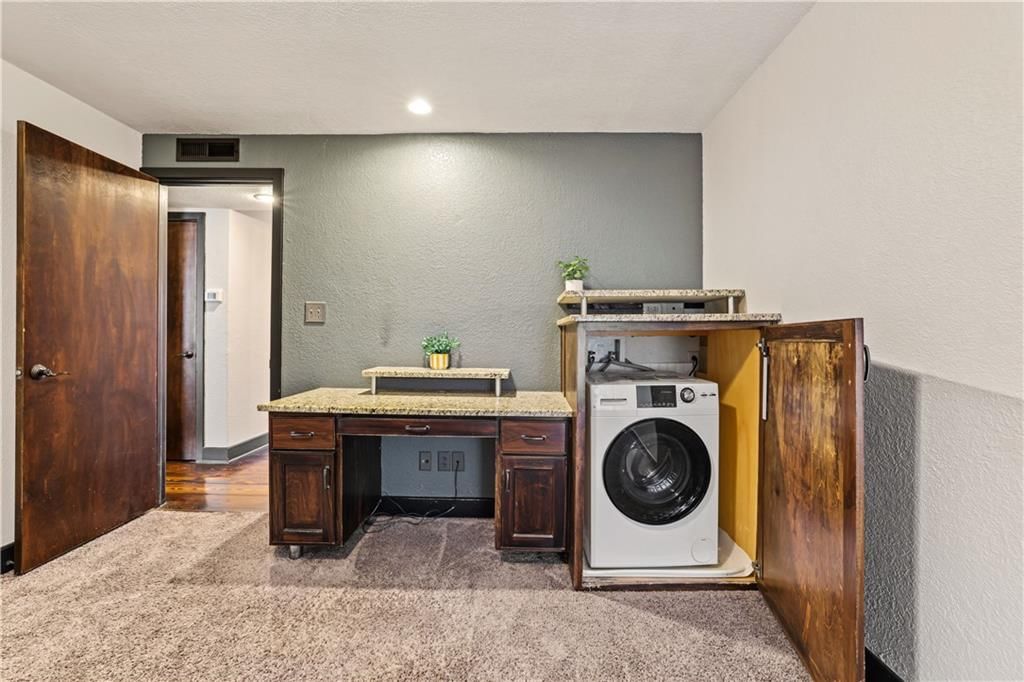 Photo 14 of 23 - 1111 46th Street W #22, Kansas City, MO 64112