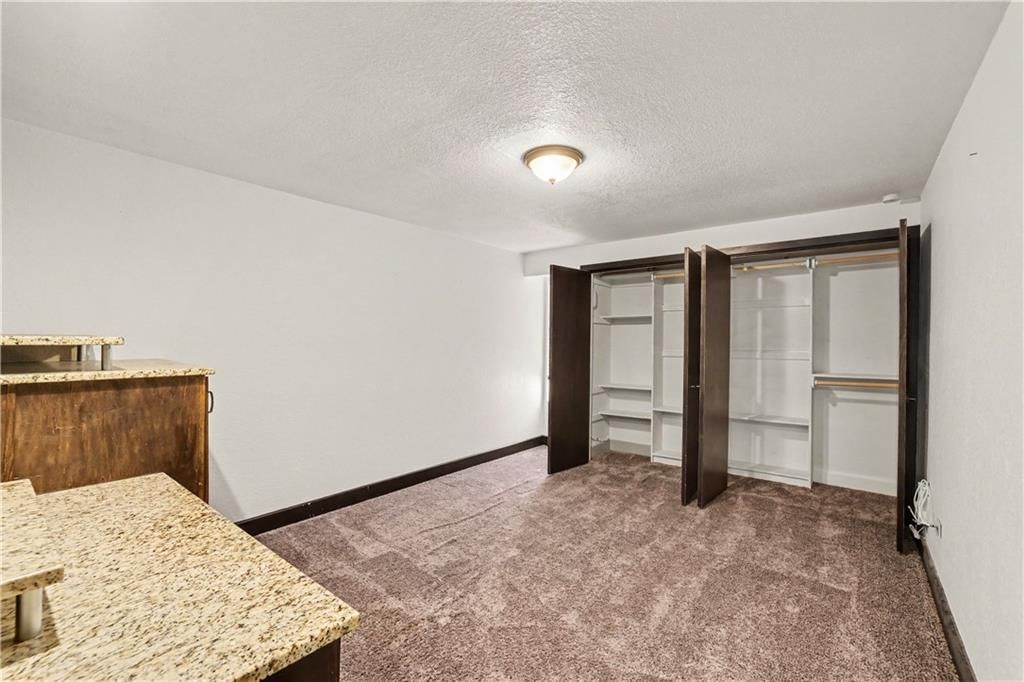 Photo 15 of 23 - 1111 46th Street W #22, Kansas City, MO 64112