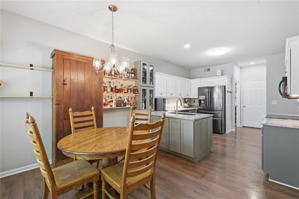 Photo 12 of 44 - 20426 W 220th Terrace, Spring Hill, KS 66083