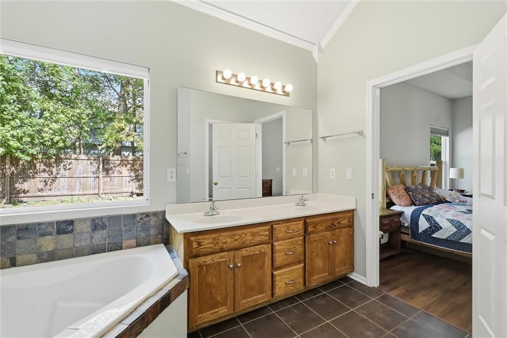 Photo 23 of 44 - 20426 W 220th Terrace, Spring Hill, KS 66083