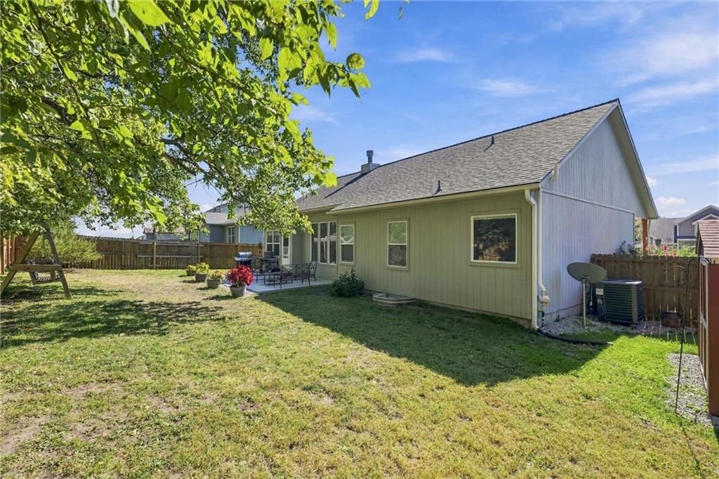 Photo 40 of 44 - 20426 W 220th Terrace, Spring Hill, KS 66083