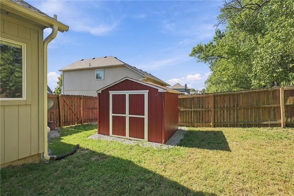 Photo 41 of 44 - 20426 W 220th Terrace, Spring Hill, KS 66083