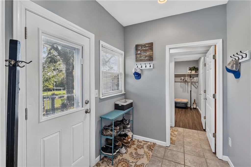Photo 9 of 26 - 22195 Dunn Drive, Spring Hill, KS 66083
