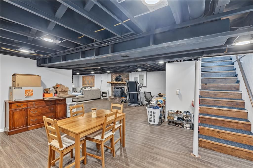 Photo 16 of 26 - 22195 Dunn Drive, Spring Hill, KS 66083