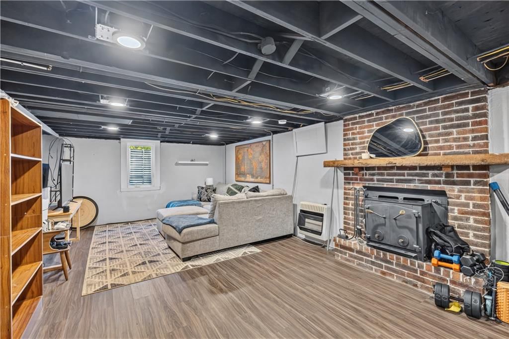 Photo 18 of 26 - 22195 Dunn Drive, Spring Hill, KS 66083