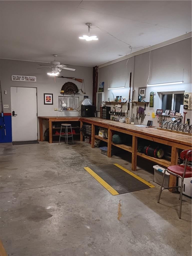 Photo 23 of 26 - 22195 Dunn Drive, Spring Hill, KS 66083